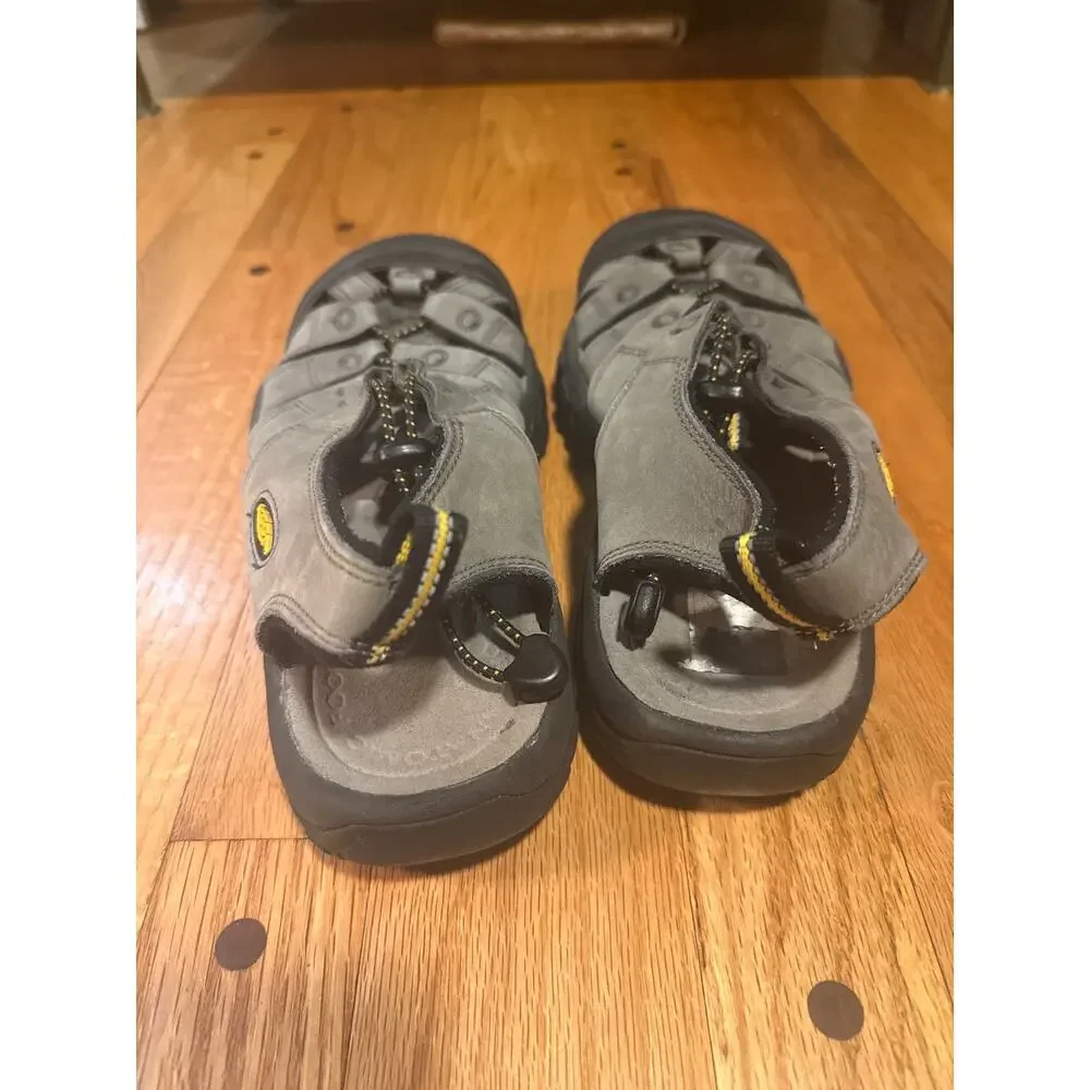KEEN Newport H2 Closed Toe Sandals Men’s Sz 11 Gray Water Hiking Outdoor Shoes